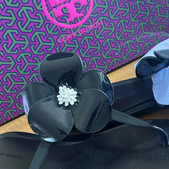 ***New****Tory Burch Perfect Black Flower Jelly Sandals - Picture 5 of 15